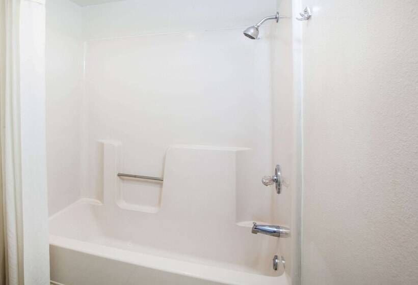 모텔 Super 8 By Wyndham Malvern