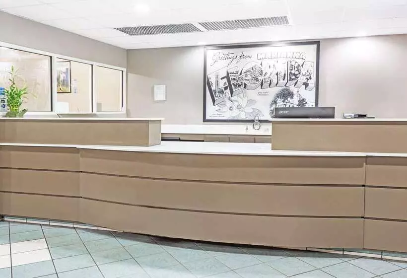 모텔 Super 8 By Wyndham Marianna