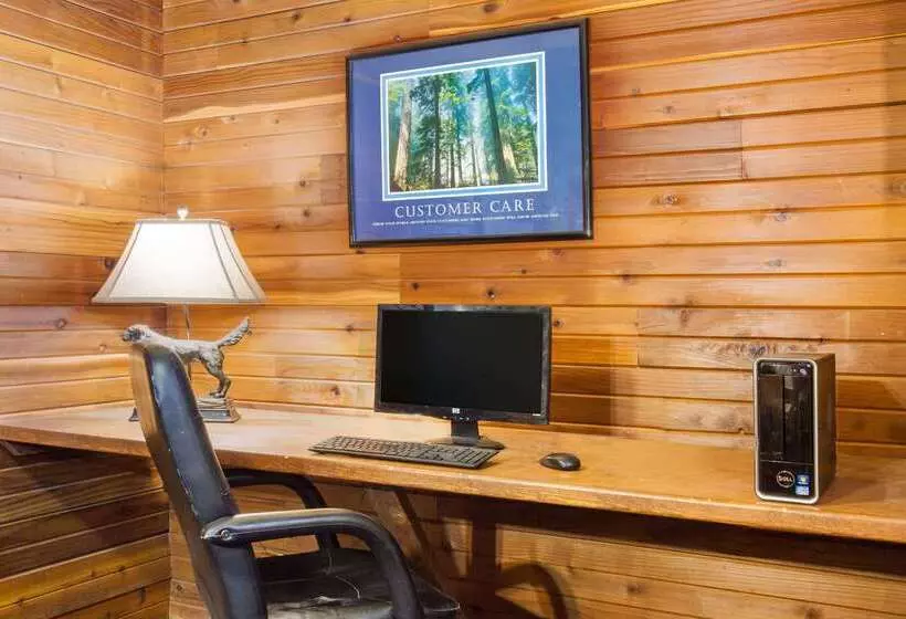 מוטל Super 8 By Wyndham Mccall