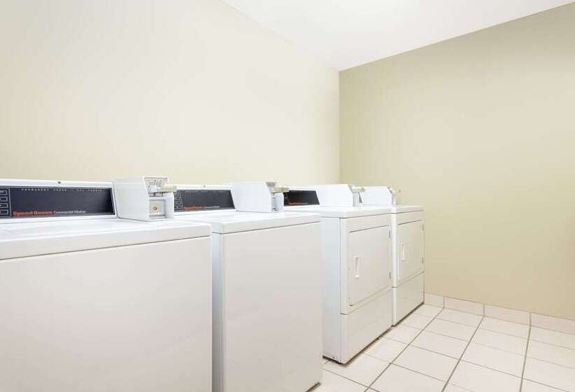 Motel Super 8 By Wyndham Mccall