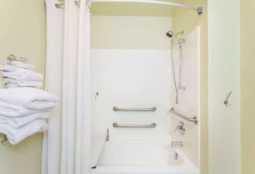 מוטל Super 8 By Wyndham Mccall