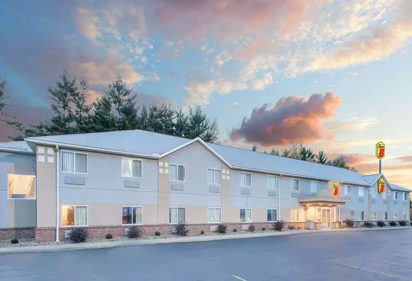 فندق على الطريق Super 8 By Wyndham Seville