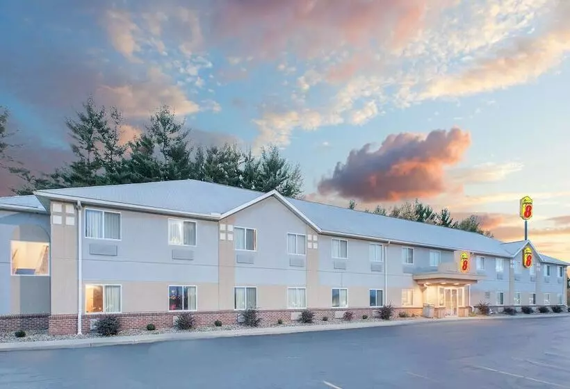 فندق على الطريق Super 8 By Wyndham Seville