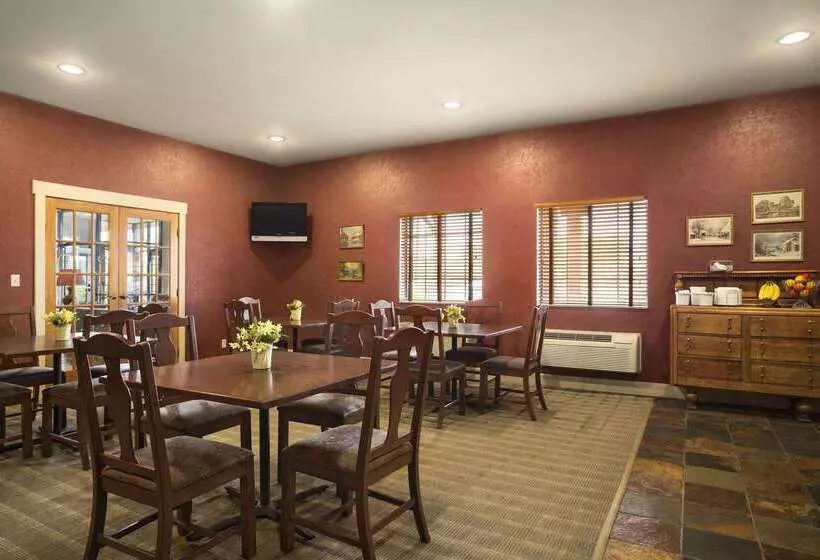 Мотель Super 8 By Wyndham Troy