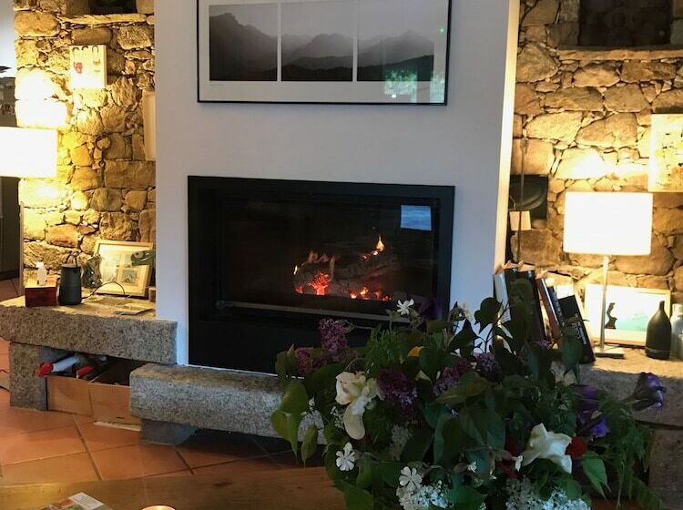 مبيت وإفطار A Muvrella