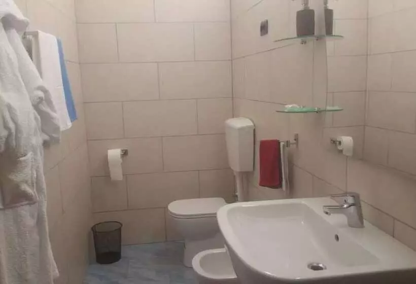 Aamiaismajoitus (B&B) Bar Centrale Zichella