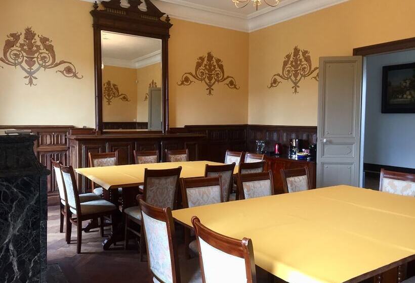 Bed and Breakfast Chateau De Douzens