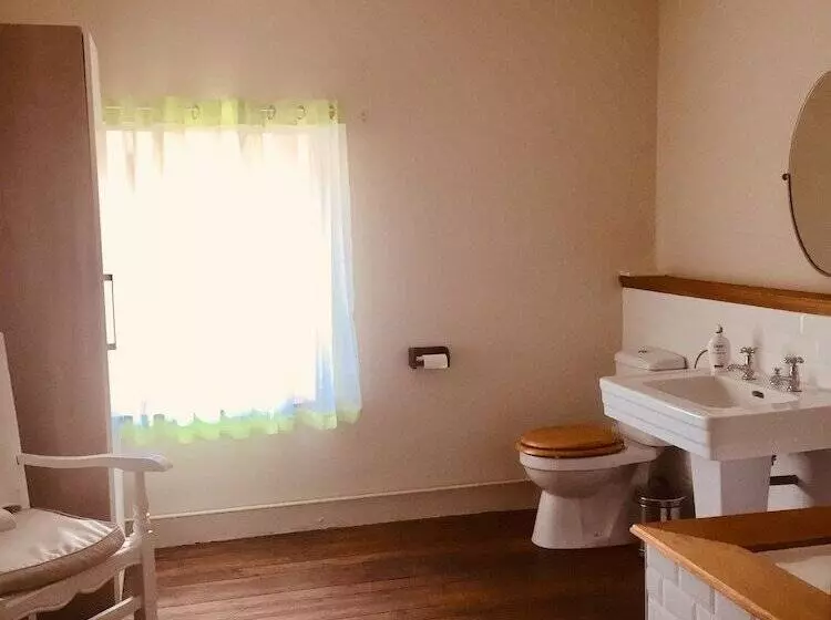 Aamiaismajoitus (B&B) Chateau De Douzens