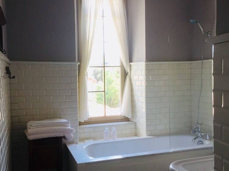 Bed and Breakfast Chateau De Douzens