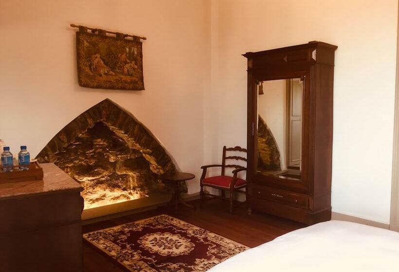 Bed and Breakfast Chateau De Douzens