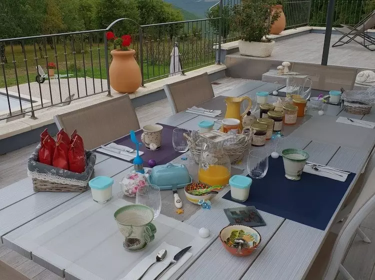 Aamiaismajoitus (B&B) Domaine La Garenne