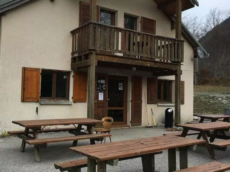 簡易ホテル Gîte Le Chantelouve