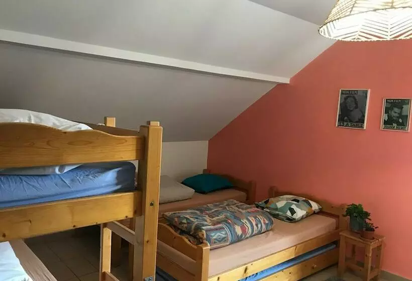 簡易ホテル Gîte Le Chantelouve