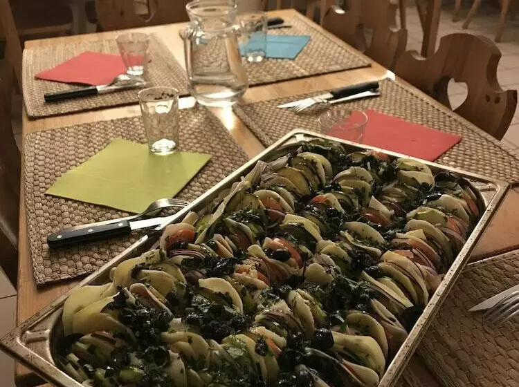 簡易ホテル Gîte Le Chantelouve