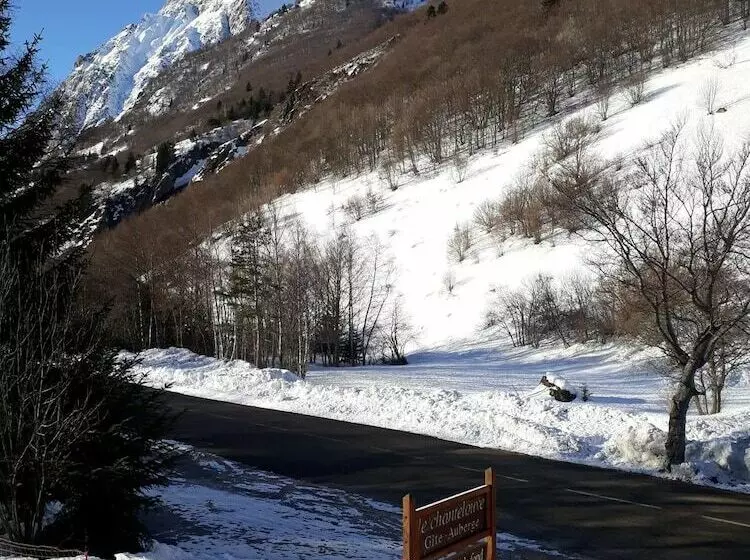 簡易ホテル Gîte Le Chantelouve