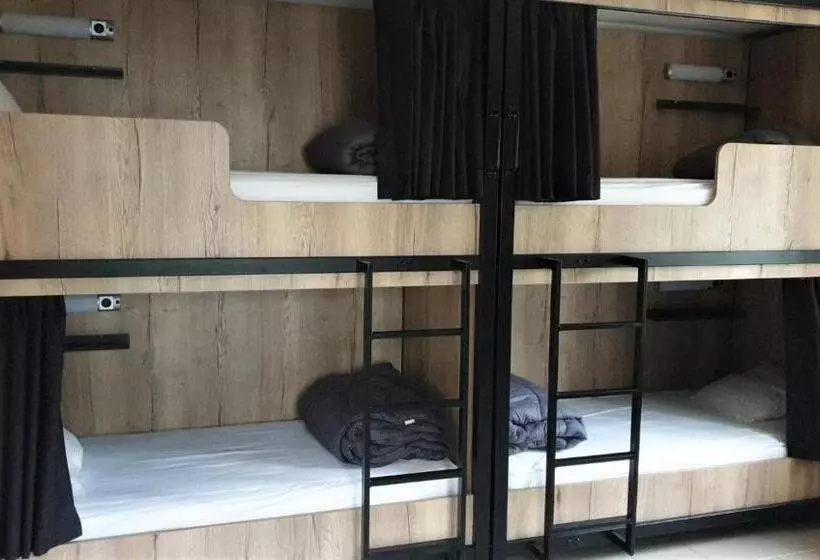 Hostel Les Terrasses Du Roc