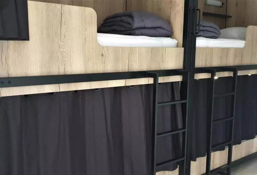 Hostel Les Terrasses Du Roc