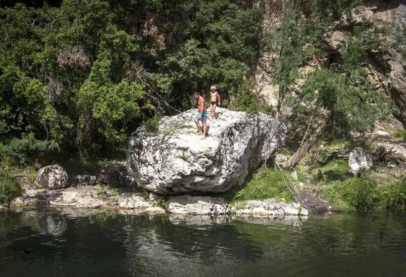 Hostel Les Terrasses Du Roc