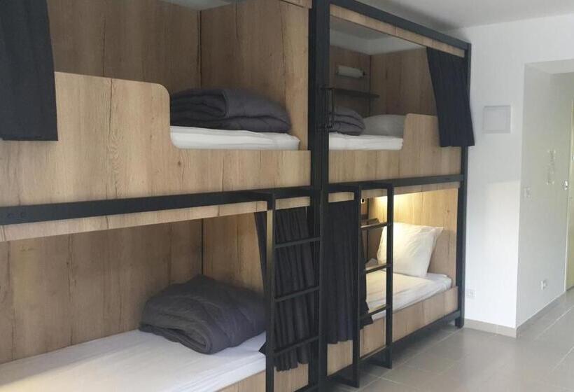 Hostel Les Terrasses Du Roc