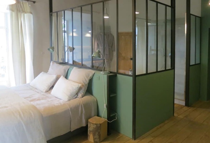 Отель Chateau De Villeclare