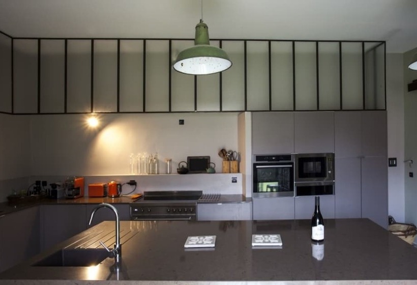 Отель Chateau De Villeclare