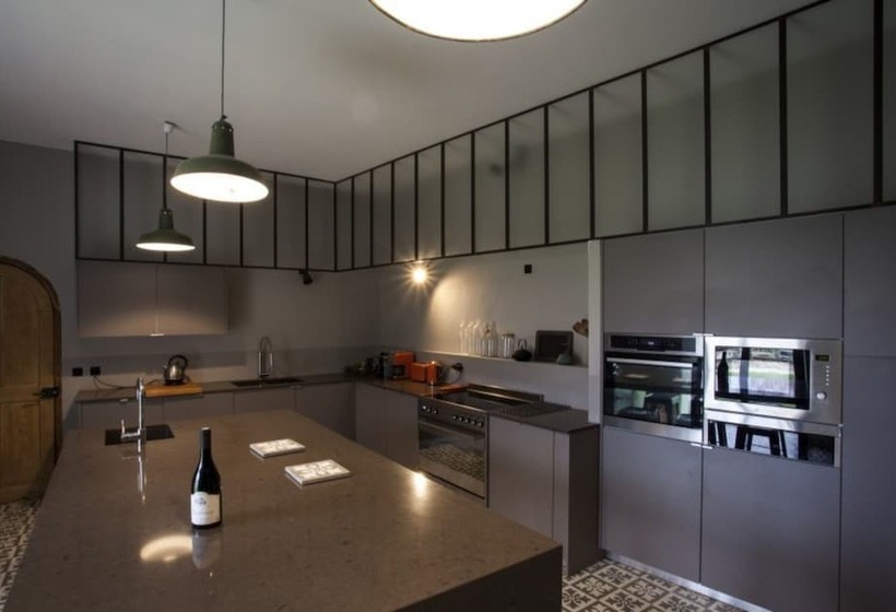 Отель Chateau De Villeclare