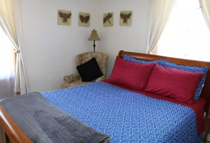 Hotelli Jardine's Inn