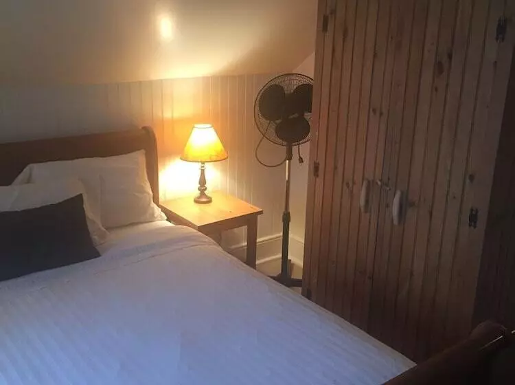 Hotelli Jardine's Inn