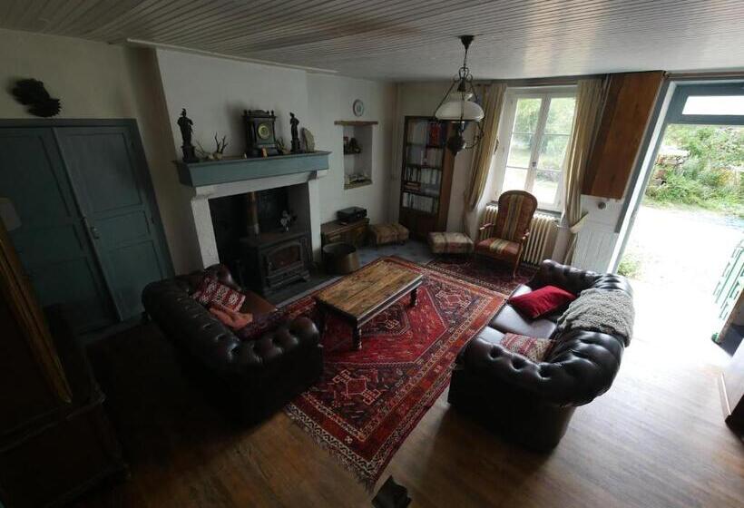 פנסיון Les Trois Chenes