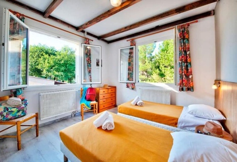 리조트 Village Vacances Les Bories