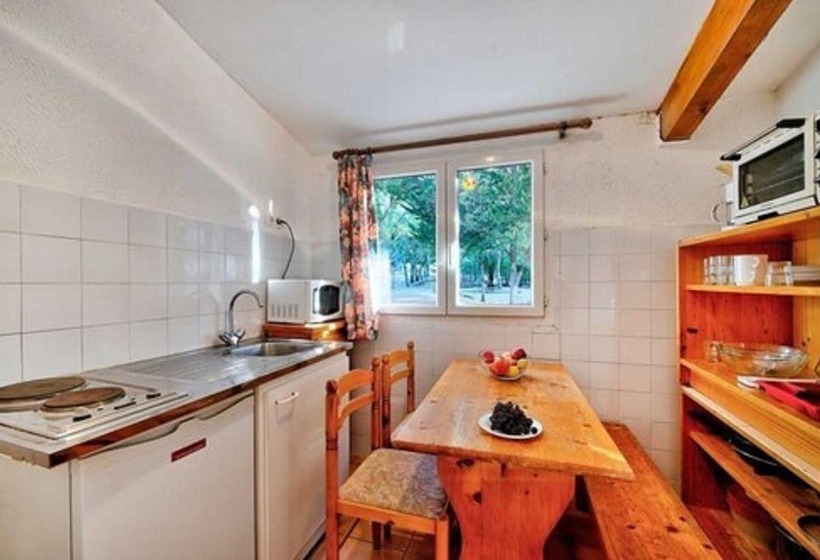 리조트 Village Vacances Les Bories