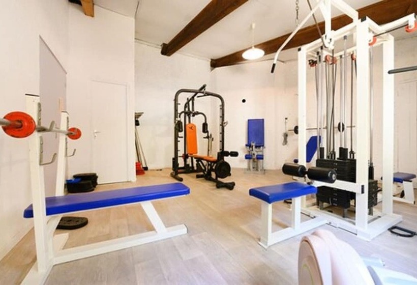 리조트 Village Vacances Les Bories