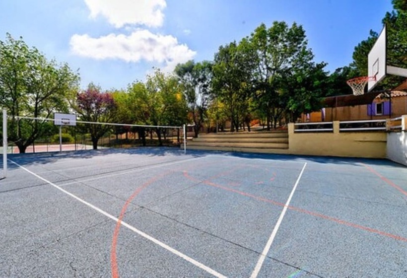 리조트 Village Vacances Les Bories