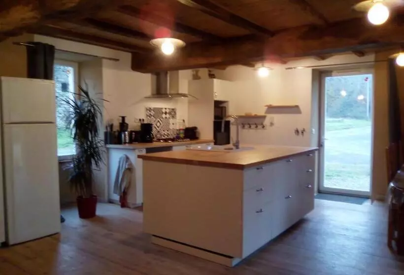 Aamiaismajoitus (B&B) Chambres D Hotes  La Source