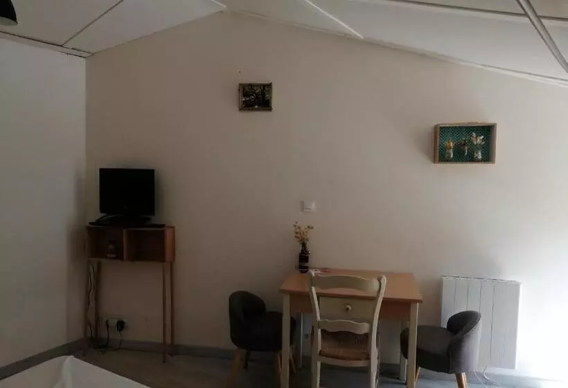 Aamiaismajoitus (B&B) Chambres D Hotes  La Source