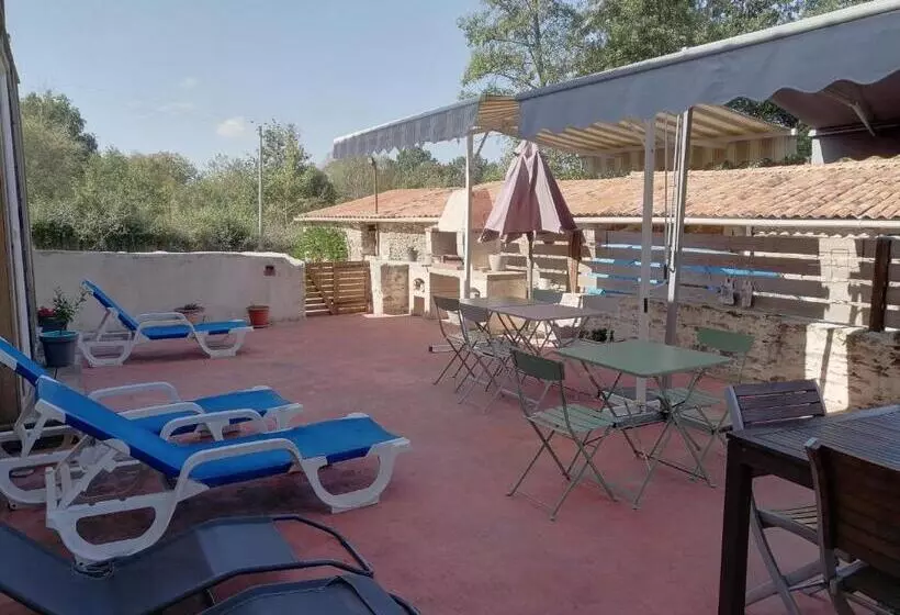 Aamiaismajoitus (B&B) Chambres D Hotes  La Source