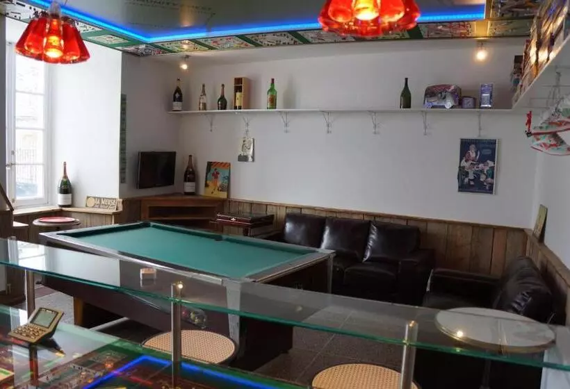 Aamiaismajoitus (B&B) Chateau De Savennes   Caveau De Sabrage