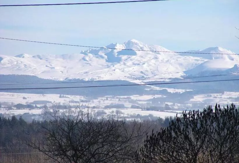 Aamiaismajoitus (B&B) Chateau De Savennes   Caveau De Sabrage
