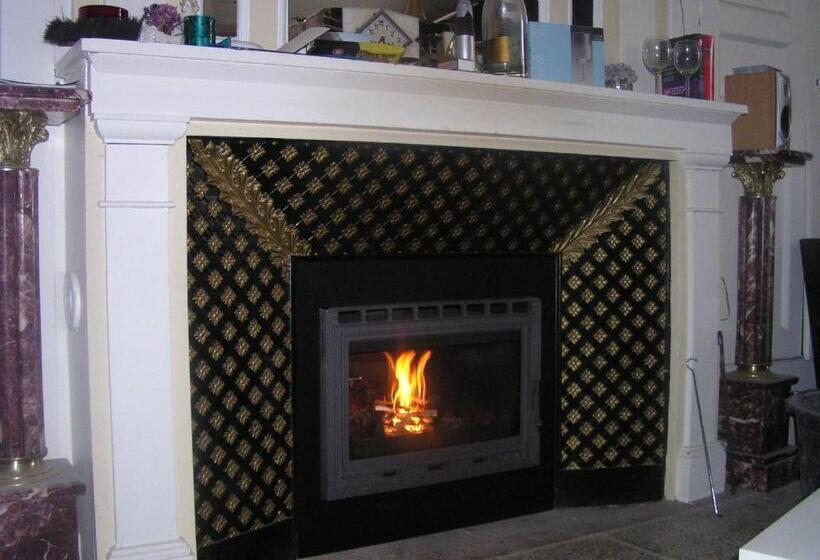 צימר Chateau De Savennes Caveau De Sabrage