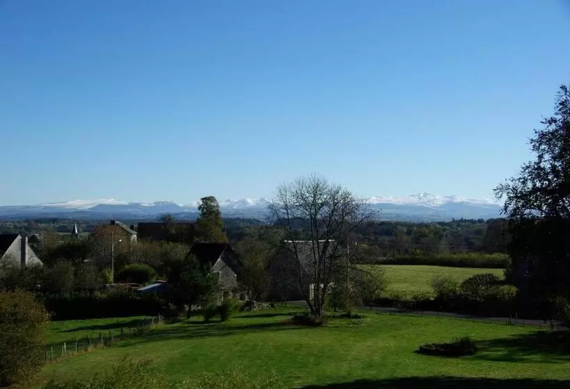 Aamiaismajoitus (B&B) Chateau De Savennes   Caveau De Sabrage