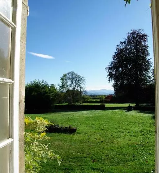 Aamiaismajoitus (B&B) Chateau De Savennes   Caveau De Sabrage