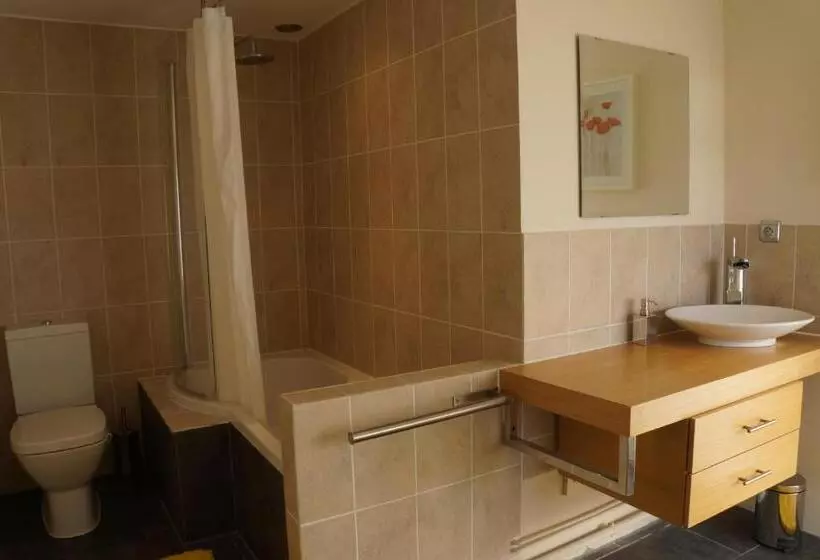 Aamiaismajoitus (B&B) Chateau De Savennes   Caveau De Sabrage