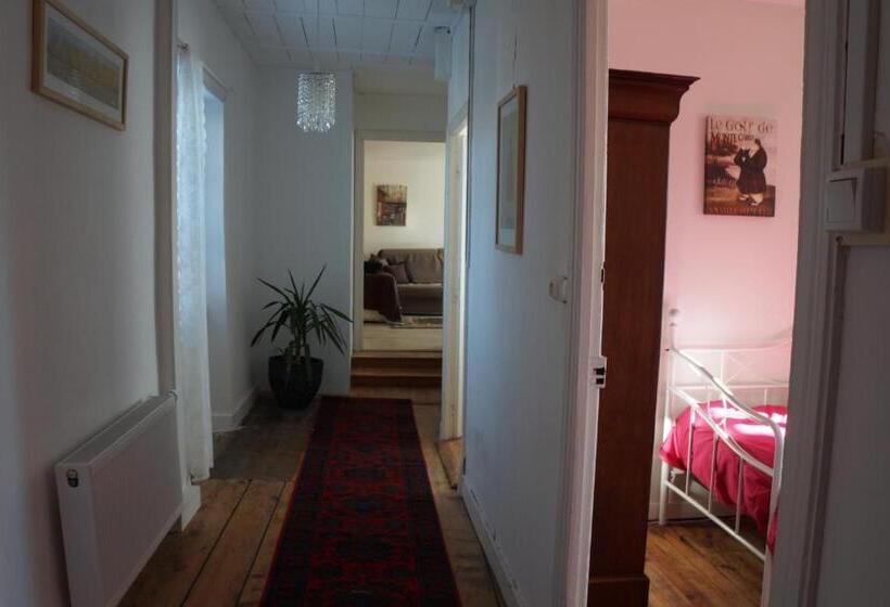 مبيت وإفطار Chateau De Savennes   Caveau De Sabrage