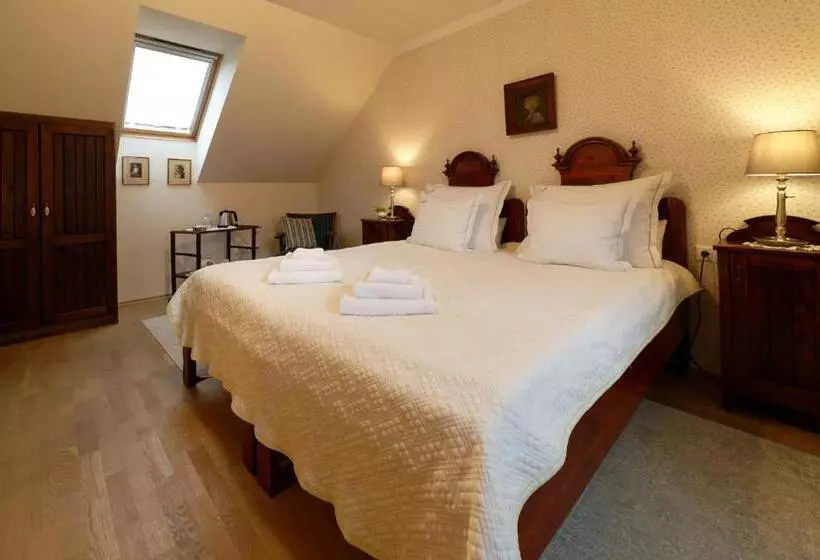 Aamiaismajoitus (B&B) Kosbor Panzió