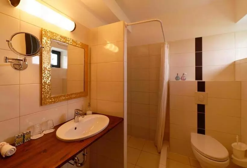 Aamiaismajoitus (B&B) Kosbor Panzió