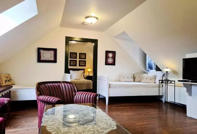 Aamiaismajoitus (B&B) Kosbor Panzió