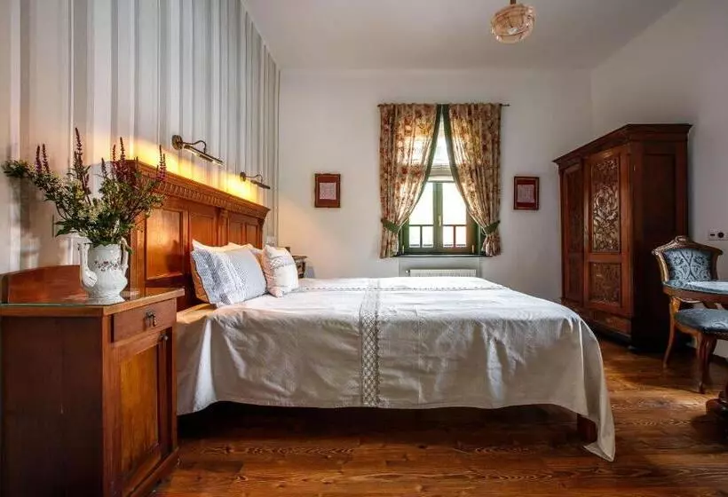 Aamiaismajoitus (B&B) Kosbor Panzió