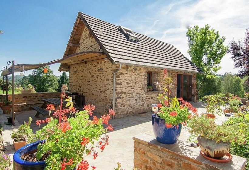 Comfortable Gite In Picturesque Medieval Village