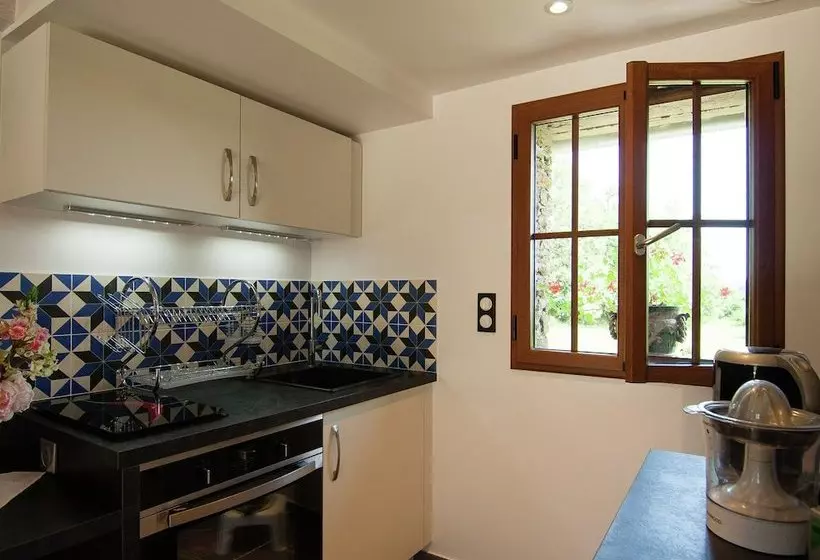 Comfortable Gite In Picturesque Medieval Village