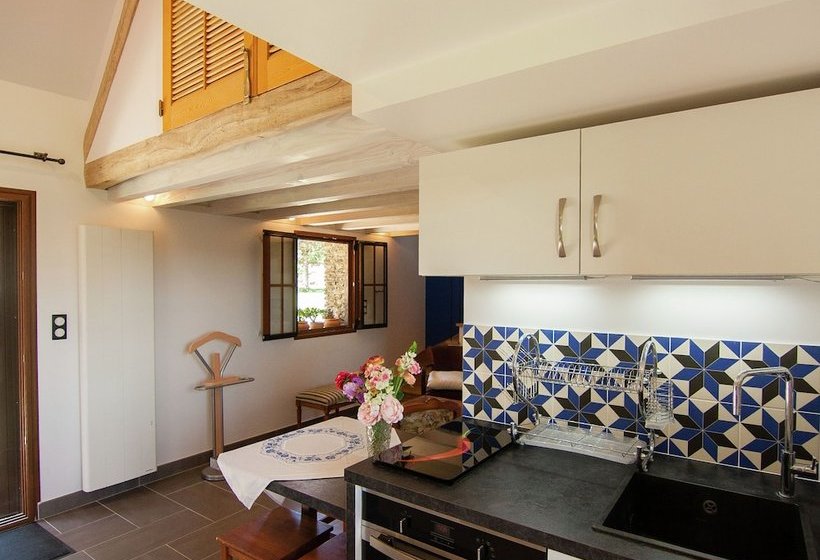 Comfortable Gite In Picturesque Medieval Village